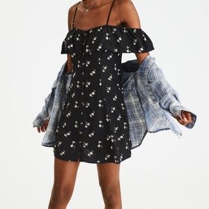 American Eagle Off Shoulder Floral Dress